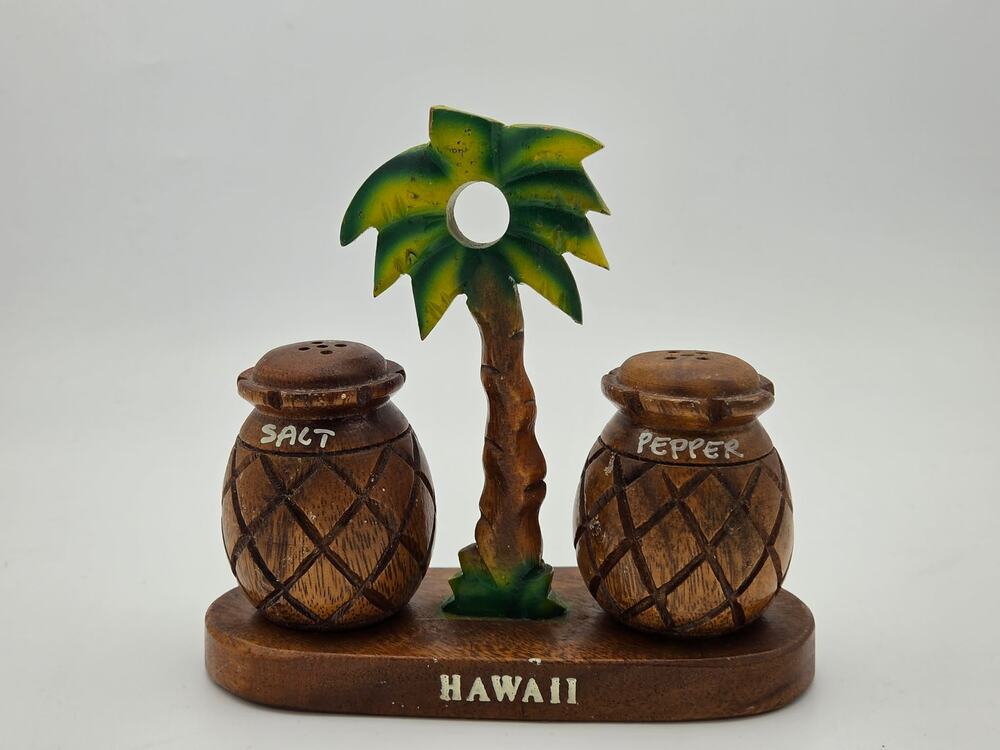 Vintage MCM Hawaii Wooden Pineapple Salt Pepper Shakers Palm Tree Tiki Stand